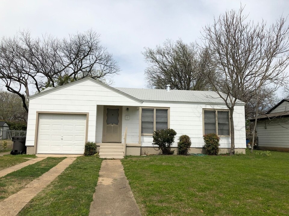 7424 Arlie Ave in Fort Worth, TX - Building Photo