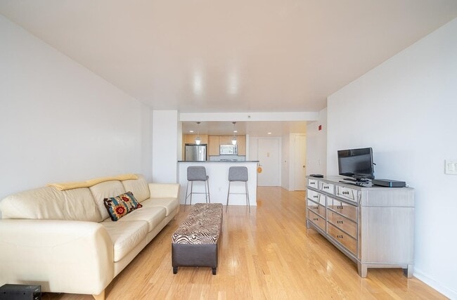 700 Grove St in Jersey City, NJ - Building Photo - Building Photo