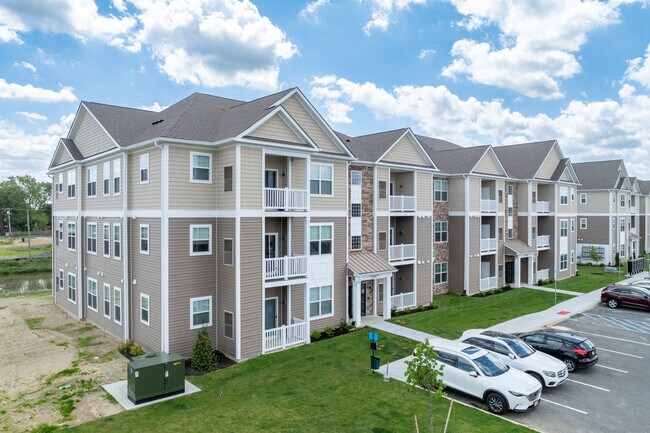 MI PLACE AT BRIGHTMOOR in Sicklerville, NJ - Foto de edificio - Building Photo