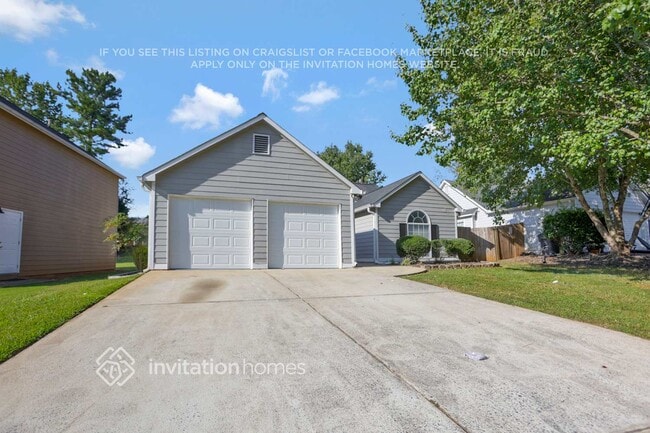 property at 2613 Lake Park Bend
