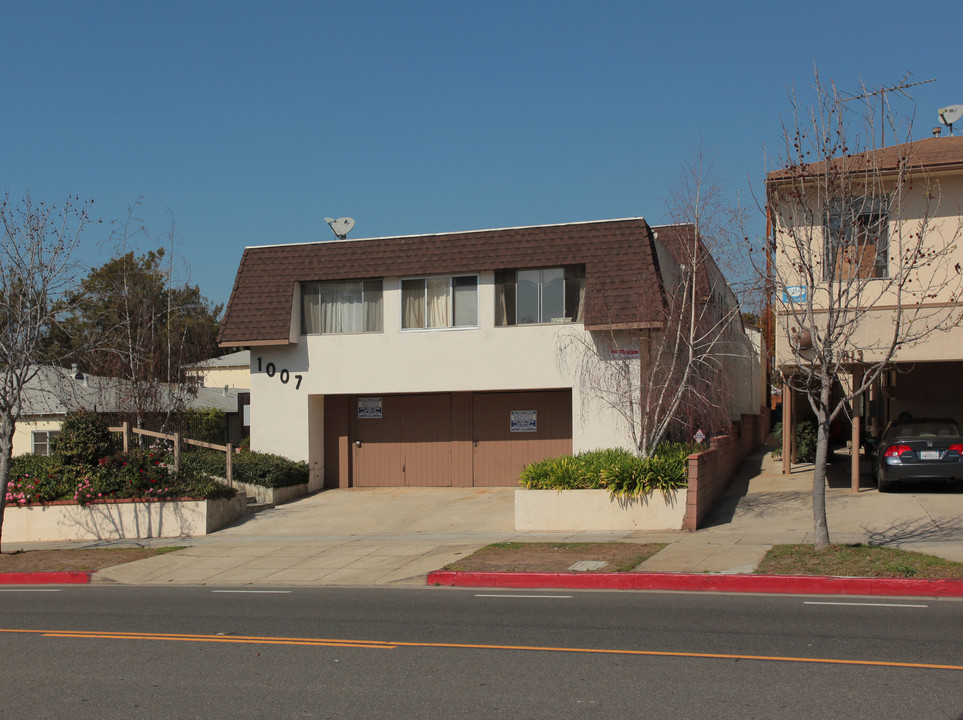 1007 Ocean Park Blvd in Santa Monica, CA - Building Photo