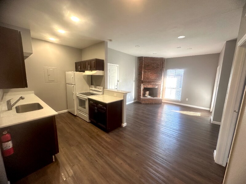 8800 Westplace Dr, Unit 210 in Houston, TX - Foto de edificio