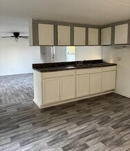 12300 Phillips Ln in Gibsonton, FL - Building Photo - Building Photo