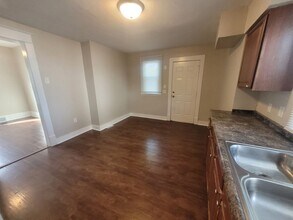 1126 10th St in Des Moines, IA - Building Photo - Building Photo