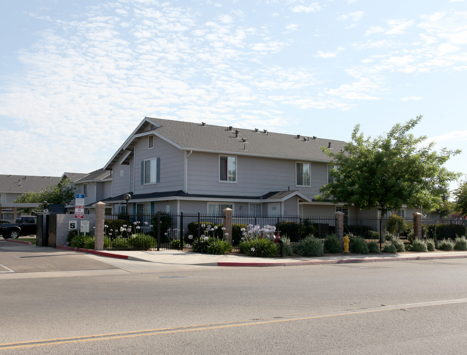 Green Street Townhomes in Dinuba, CA - Building Photo