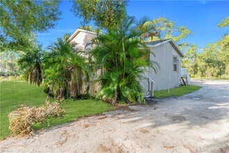 2313 Hamilton Ave in Alva, FL - Building Photo - Building Photo