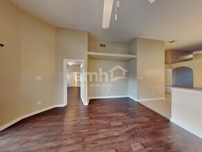 100 Fieldstream North Blvd in Orlando, FL - Foto de edificio - Building Photo