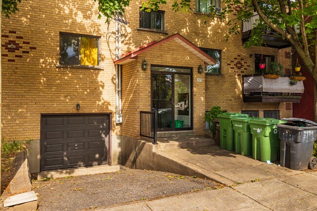 2825 Rue Gilford in Montréal, QC - Building Photo - Building Photo