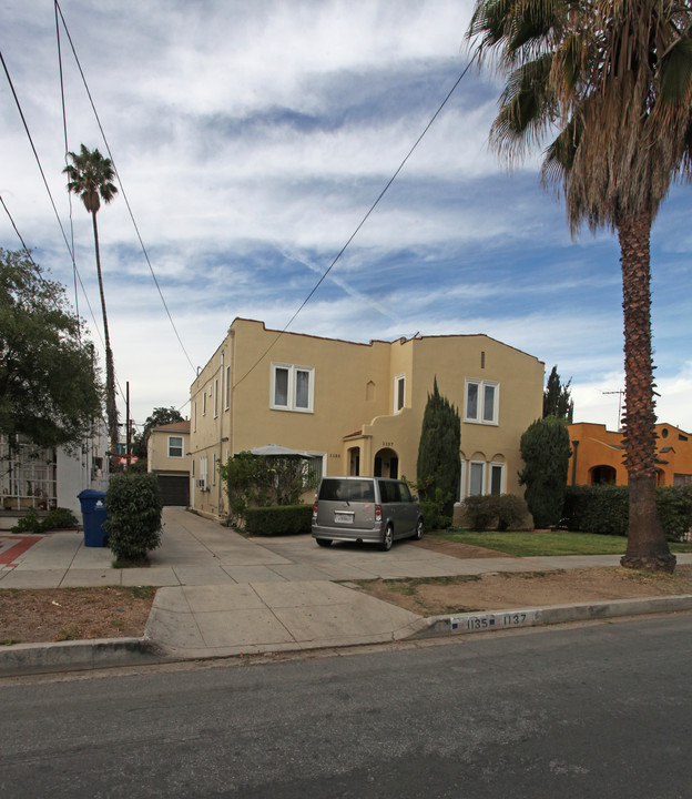 1135 N Alexandria Ave in Los Angeles, CA - Building Photo