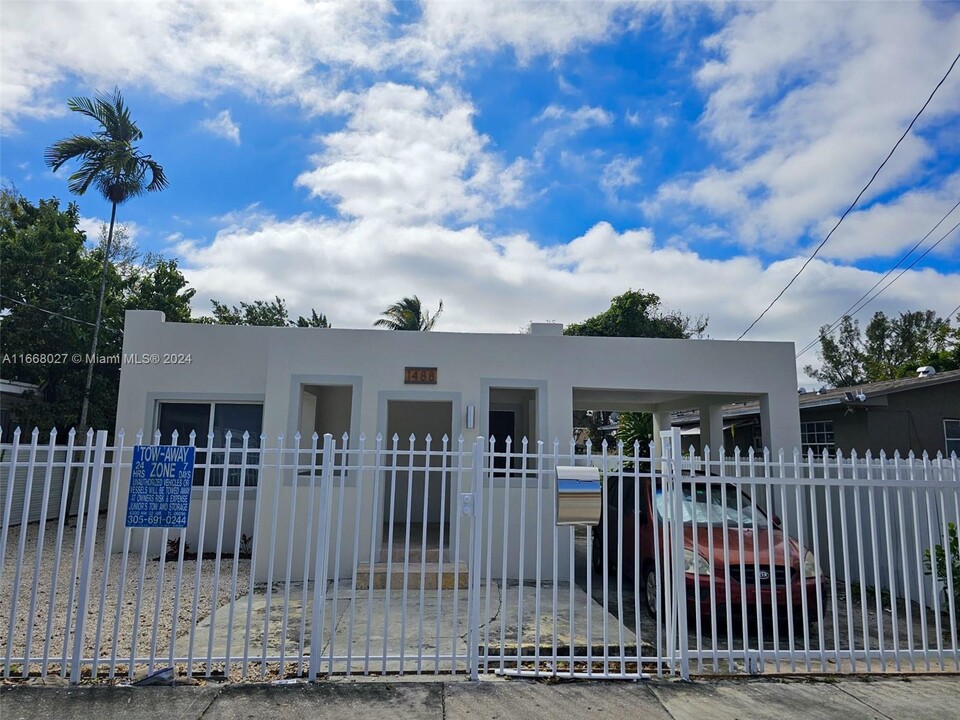 1488 NW 33rd St in Miami, FL - Building Photo