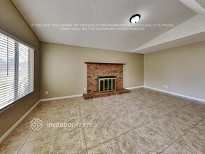 5922 W Mauna Loa Ln in Glendale, AZ - Foto de edificio - Building Photo