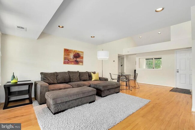 property at 3369 Lakeside View Dr