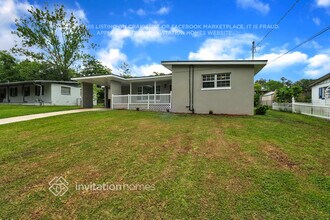 8061 Delaroche Dr in Jacksonville, FL - Building Photo - Building Photo