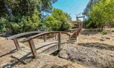 5466 Florida Dr in Concord, CA - Foto de edificio - Building Photo