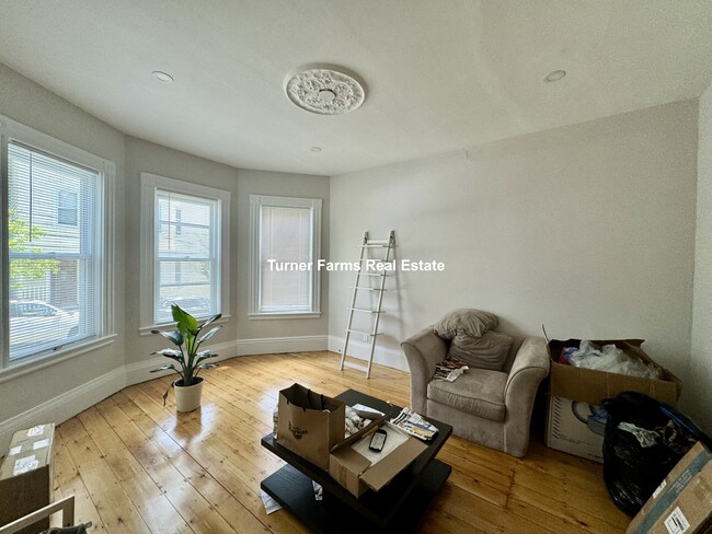 12 Buttonwood St, Unit 1 in Boston, MA - Building Photo - Building Photo