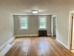 206 Concord St in Newton, MA - Building Photo - Building Photo
