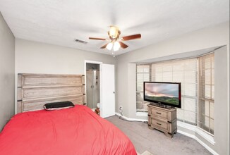 318 Elm St in Prairie View, TX - Building Photo - Building Photo