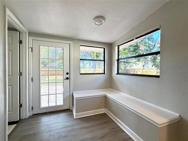 5530 Crissman Dr N in St. Petersburg, FL - Building Photo - Building Photo