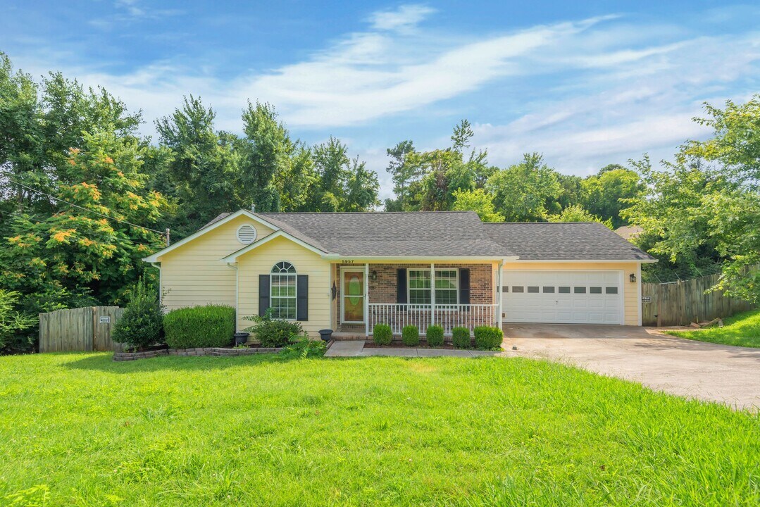 5957 Warrenpark Ln in Knoxville, TN - Building Photo