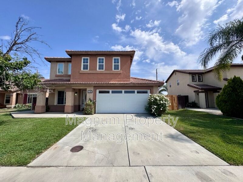 4710 Country Grove Way in Hemet, CA - Building Photo