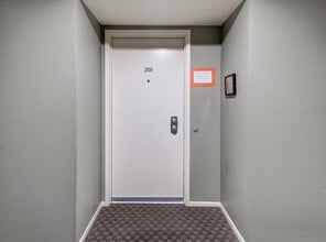 1490 S Camino Real, Unit 208 in Palm Springs, CA - Building Photo - Building Photo