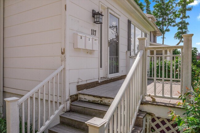 1N070 West St in Wheaton, IL - Building Photo - Building Photo