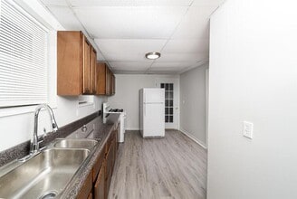 687 4th Ave in Troy, NY - Building Photo - Building Photo