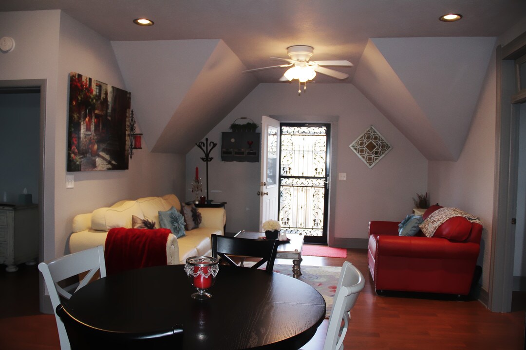 1852 Broadway St, Unit 204 in Quincy, IL - Building Photo
