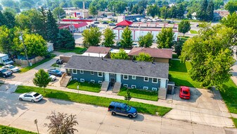 323 Seward Ave in Grand Forks, ND - Building Photo