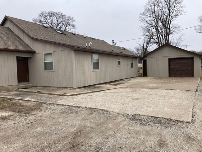 51 E Main St, Unit 4