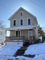 1950 Bennett St in Dubuque, IA - Building Photo
