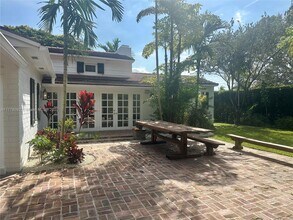 765 N Greenway Dr in Coral Gables, FL - Building Photo - Building Photo