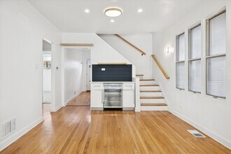 3831 N New England Ave in Chicago, IL - Building Photo - Building Photo