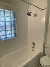 3304 Poppleton Ave in Omaha, NE - Building Photo - Building Photo