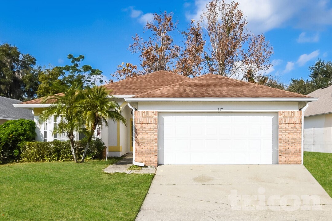 647 Whitetail Loop in Apopka, FL - Foto de edificio