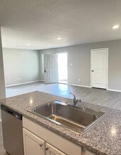 10538 Varmus Dr in Converse, TX - Building Photo - Building Photo