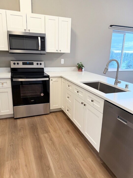 16427 Farm Ave in Anchorage, AK - Building Photo