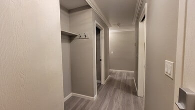 100 E Middlefield Rd in Mountain View, CA - Building Photo - Building Photo