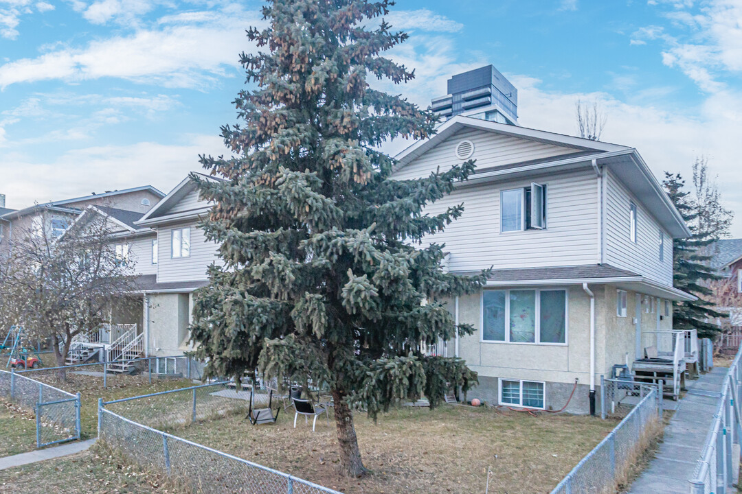 9350 101A Ave NW in Edmonton, AB - Building Photo