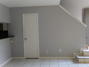 13840 Hollowgreen Dr in Houston, TX - Building Photo - Building Photo