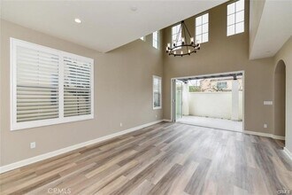 160 Falcon Rdg in Irvine, CA - Building Photo - Building Photo