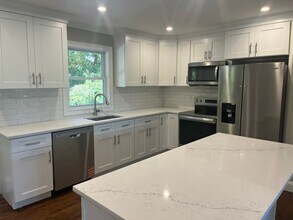 26 Hanover Pl in Smithtown, NY - Building Photo - Building Photo