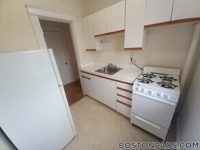 1144 Commonwealth Ave in Boston, MA - Building Photo - Building Photo