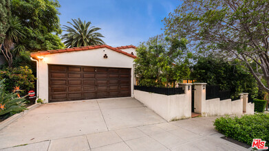 3145 La Suvida Dr in Los Angeles, CA - Building Photo - Building Photo
