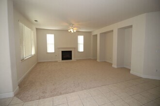 2475 Deauville Cir in Clovis, CA - Building Photo - Building Photo