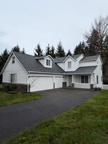 2060 Hammond Ave in Dupont, WA - Building Photo