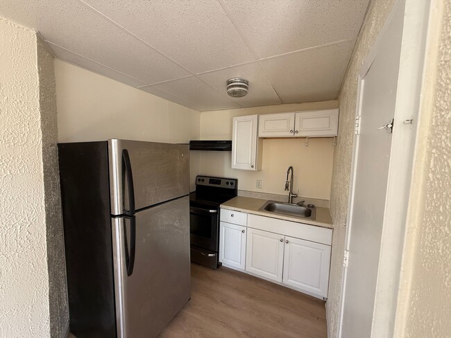 121 Brooks St, Unit 116-6 in Boston, MA - Foto de edificio - Building Photo