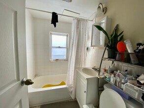 12 Shepherd Ave, Unit 1 in Boston, MA - Foto de edificio - Building Photo