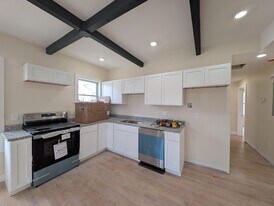 5 Lowell Cir, Unit 3 in Somerville, MA - Building Photo