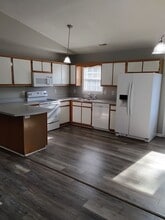 422 Holly St in Emerald Isle, NC - Building Photo - Building Photo